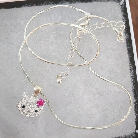 Hello Kitty necklace - Picture 4 of 4